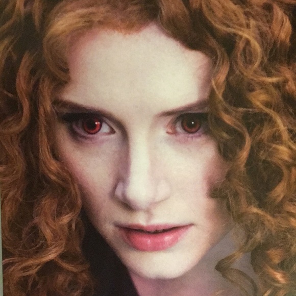 THE TWILIGHT SAGA eclipse Official Movie Companion Book - Picture 6 of 8